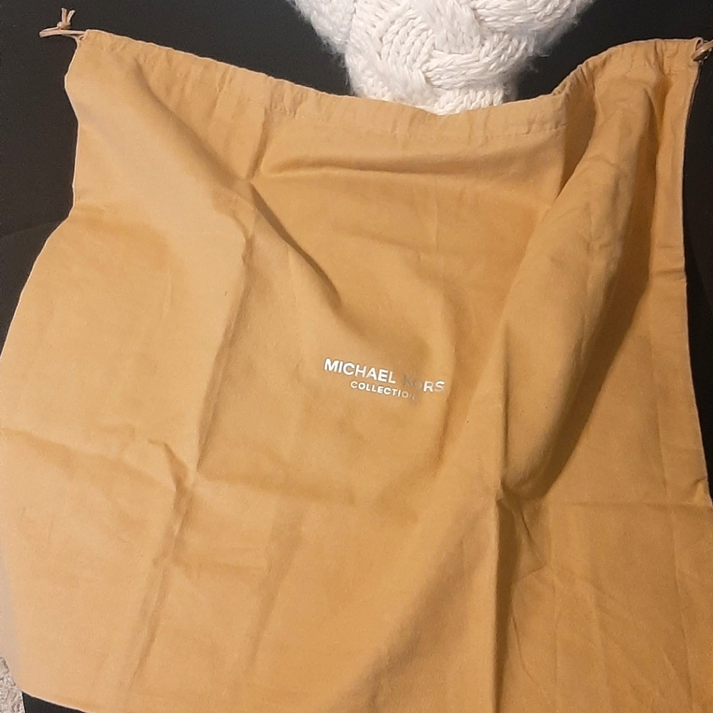 XL Michael Kors Collectuon Dustbag